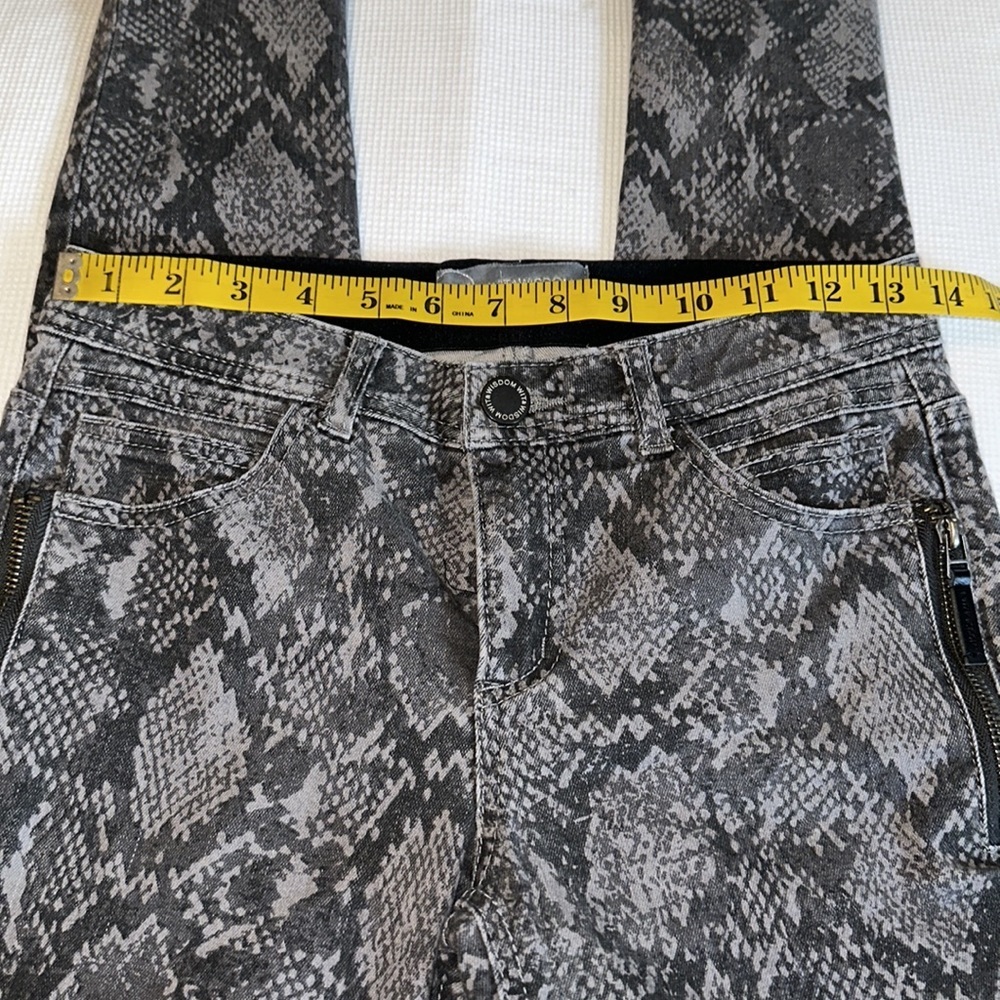 Wit & Wisdom Absolution Snakeskin Print Skinny Jeans Size 0 - Picture 8 of 14